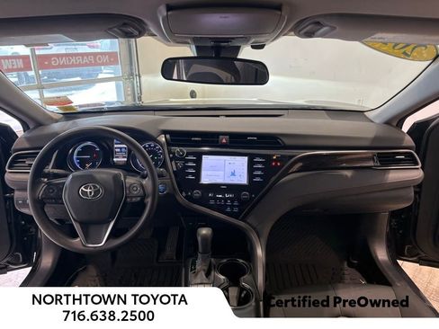 Used 2020 Toyota Camry LE image 6
