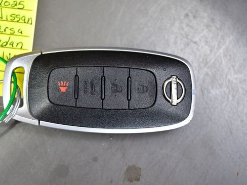 Used 2025 Nissan Versa SV image 51