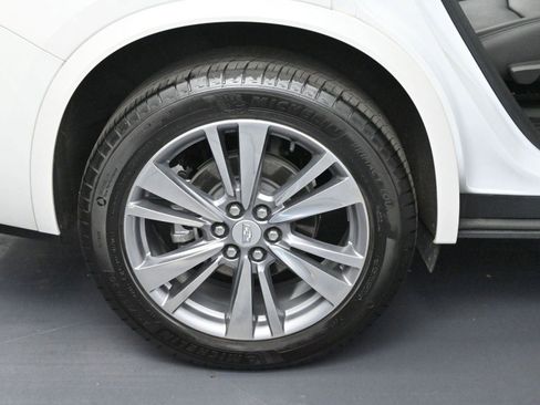 Used 2025 Cadillac XT6 Premium Luxury image 39