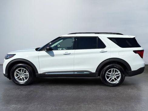 Used 2025 Ford Explorer Active image 2
