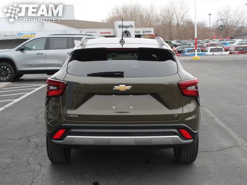 Certified 2024 Chevrolet Trax LT w/ Driver Confidence Package image 5