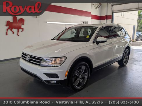 Used 2020 Volkswagen Tiguan SEL image 1