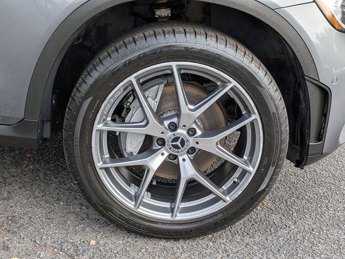 Used 2021 Mercedes-Benz GLC 300 4MATIC w/ AMG Line image 11