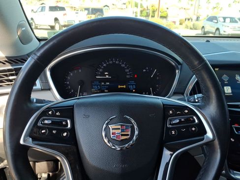 Used 2013 Cadillac SRX Luxury image 27