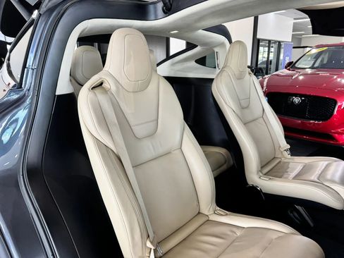 Used 2017 Tesla Model X 90D image 17