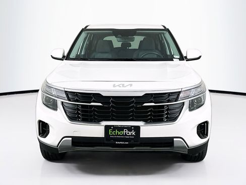 Used 2026 Kia Seltos LX AWD/4WD image 2