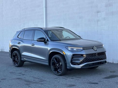 New 2026 Volkswagen Tiguan SE R-Line image 8