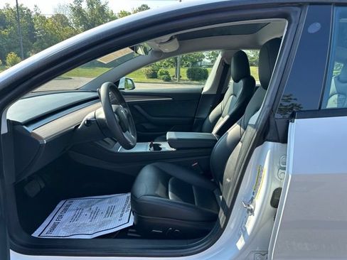 Used 2021 Tesla Model 3 Standard Range Plus RWD image 9