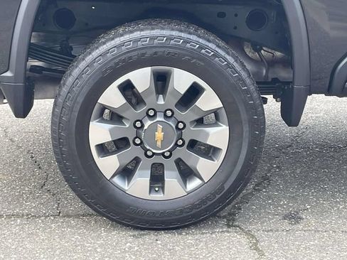 Used 2024 Chevrolet Silverado 2500 Custom w/ Custom Value Package AWD/4WD image 7