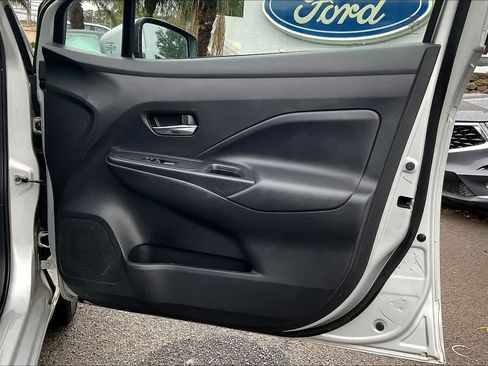 Used 2023 Nissan Versa SV FWD image 28