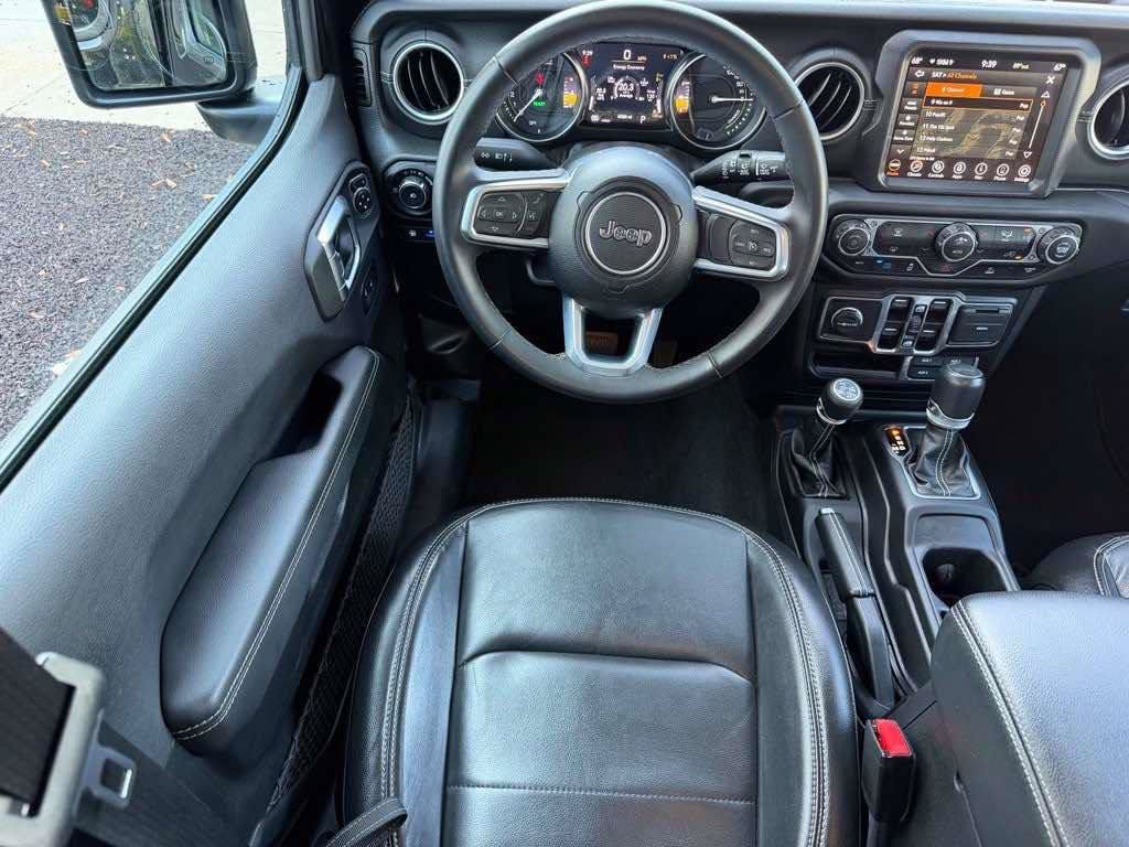 Used 2023 Jeep Wrangler Unlimited Sahara AWD/4WD image 8