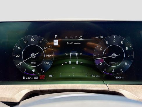 Used 2025 Kia Telluride SX w/ SX Captain's Chair Package FWD image 42