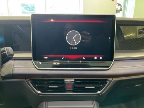 New 2026 Volkswagen Tiguan SE image 18