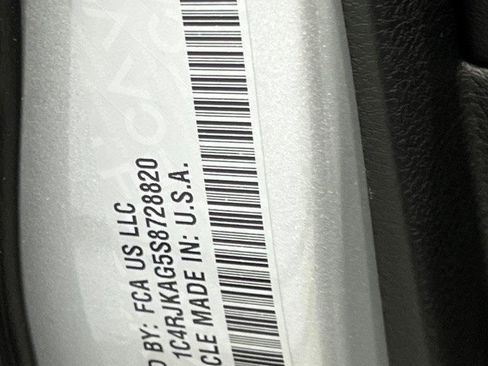 New 2025 Jeep Grand Cherokee L Laredo w/ Luxury Tech Group I image 28