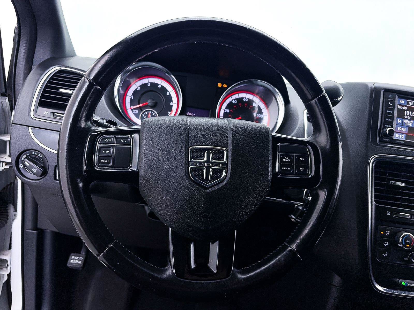 Used 2020 Dodge Grand Caravan SE FWD image 19