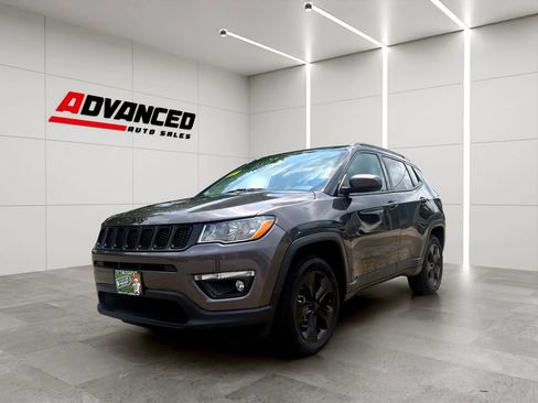 Used 2021 Jeep Compass Latitude w/ Sun and Sound Group AWD/4WD image 4