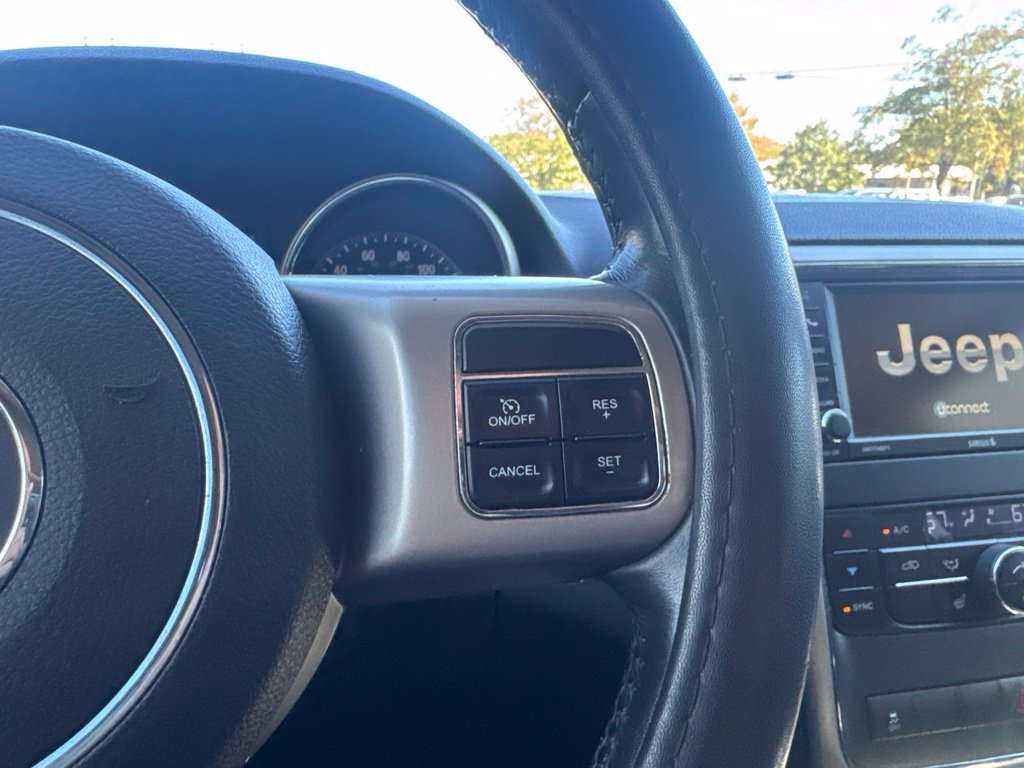 Used 2012 Jeep Grand Cherokee Laredo AWD/4WD image 30