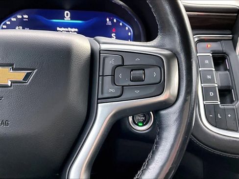 Used 2022 Chevrolet Suburban LT w/ Luxury Package image 22
