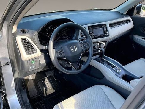 Used 2022 Honda HR-V LX image 16