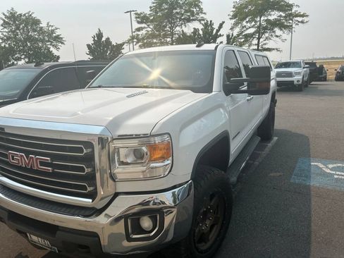 Used 2015 GMC Sierra 2500 SLE w/ SLE Preferred Package RWD image 2