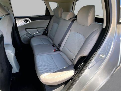 Used 2020 Kia Soul LX FWD image 23