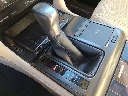 Used 2023 Lexus GX 460 Premium image 16