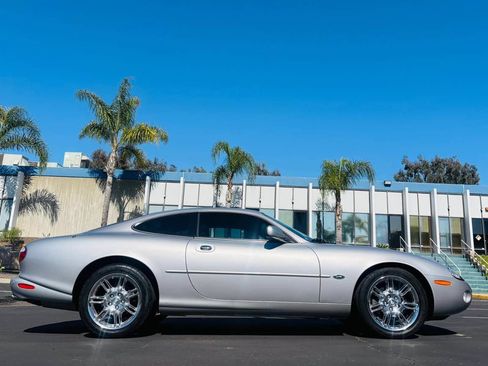 Used 2001 Jaguar XK8 Coupe RWD image 6