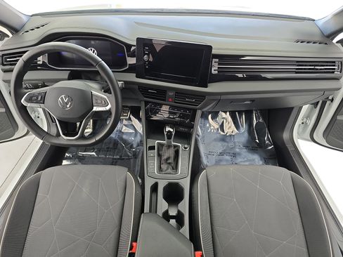 Certified 2025 Volkswagen Jetta Sport image 9