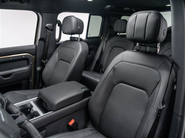 Used 2025 Land Rover Defender 110 X AWD/4WD image 14