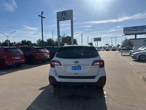 Used 2018 Subaru Outback 2.5i Premium AWD/4WD image 6