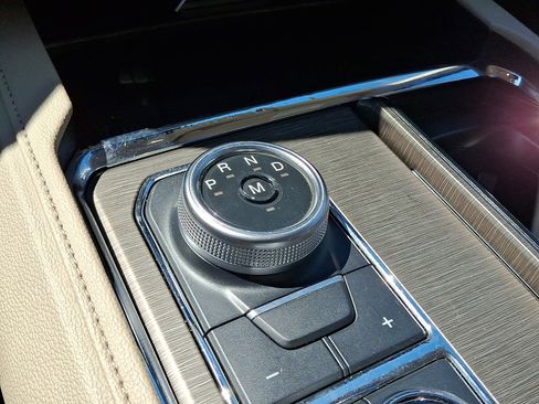 Used 2024 Ford Expedition Max Limited image 18