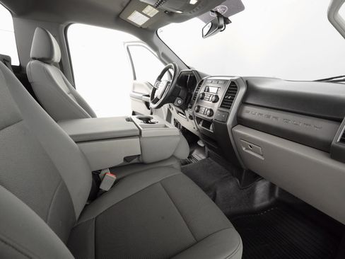 Used 2018 Ford F250 XL w/ Snow Plow Prep Package image 22