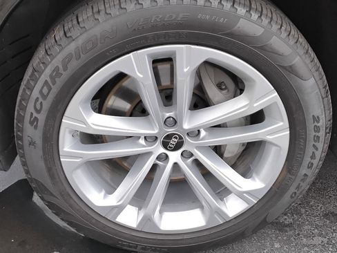 Certified 2025 Audi Q7 Premium Plus image 12