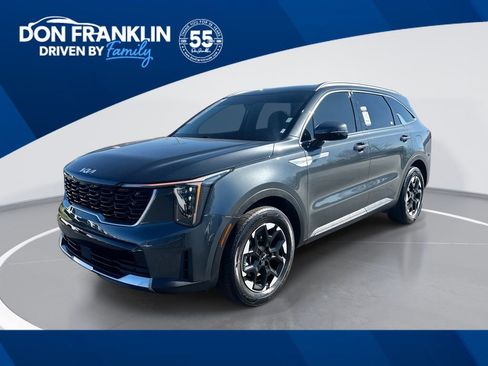 Used 2025 Kia Sorento S image 1