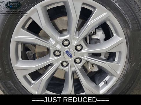 Used 2024 Ford Explorer XLT w/ Equipment Group 202A AWD/4WD image 10