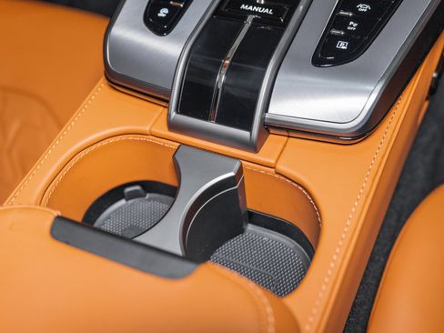 Used 2025 Aston Martin Vanquish image 41