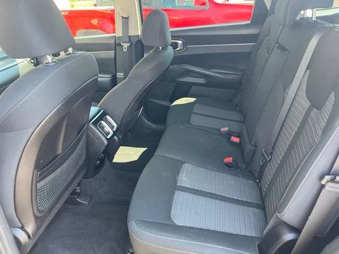 Used 2022 Kia Sorento LX AWD/4WD image 28