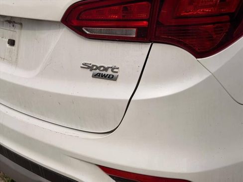 Used 2018 Hyundai Santa Fe Sport w/ 2.4L Value Package 02 AWD/4WD image 17