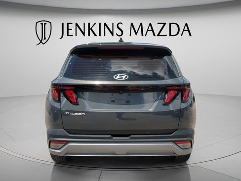 Used 2025 Hyundai Tucson SE FWD image 6