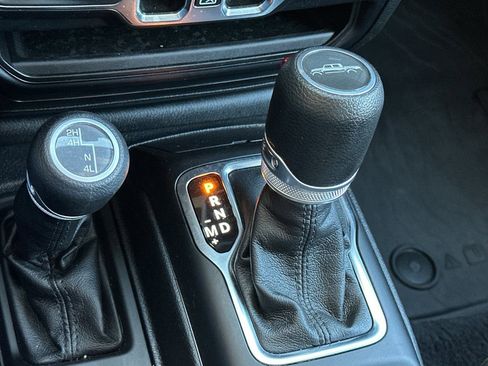 Used 2023 Jeep Gladiator Sport AWD/4WD image 21