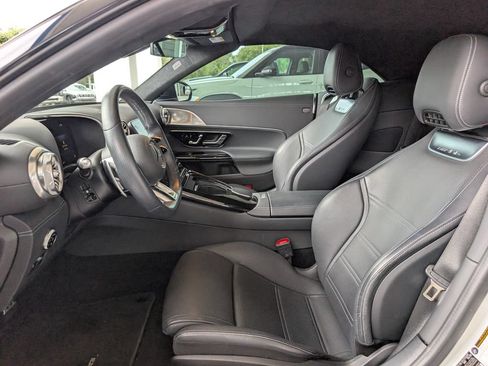 Used 2022 Mercedes-Benz SL 63 AMG 4MATIC w/ Driver Assistance Package image 13