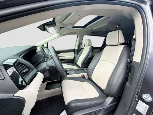 Used 2026 Honda Odyssey Elite image 11
