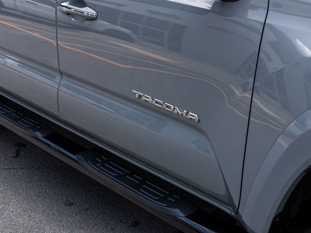 Used 2020 Toyota Tacoma Limited AWD/4WD image 44