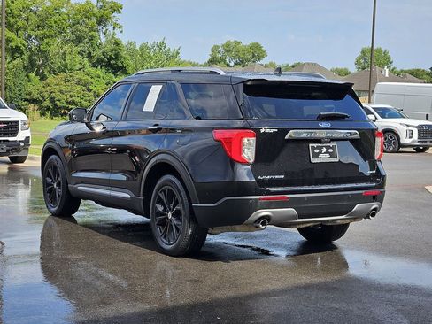 Used 2024 Ford Explorer Limited AWD/4WD image 3
