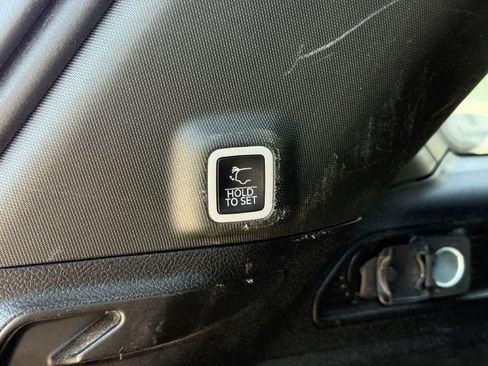 Used 2023 Jeep Grand Cherokee Altitude AWD/4WD image 18