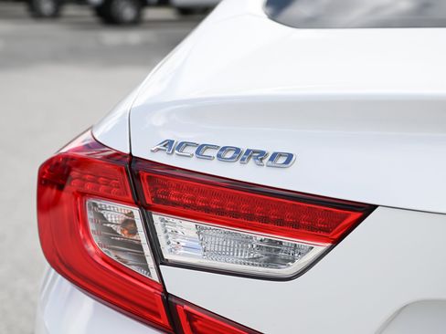 Used 2022 Honda Accord Touring image 14
