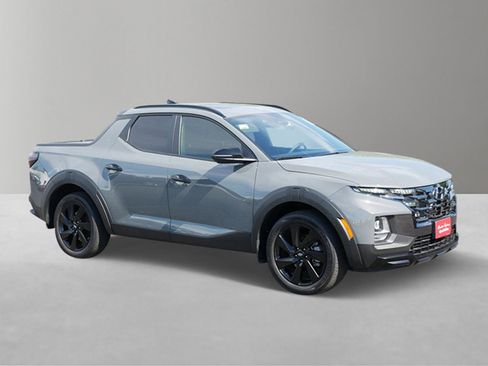 Used 2023 Hyundai Santa Cruz Night AWD/4WD image 2
