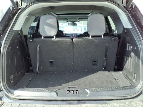 Used 2021 Ford Explorer XLT w/ Equipment Group 202A image 24