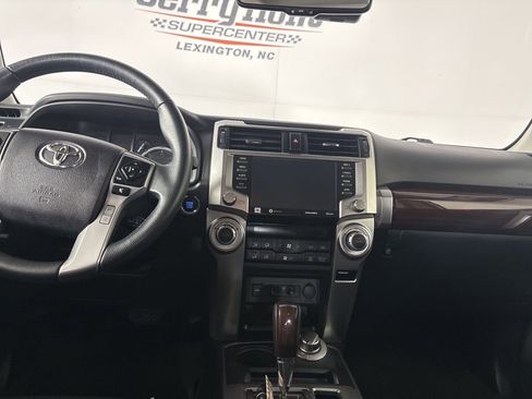 Used 2021 Toyota 4Runner Limited AWD/4WD image 26