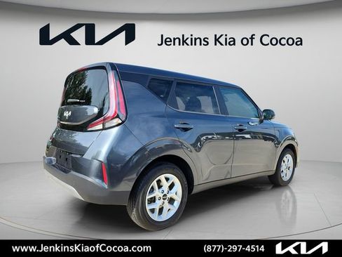 Used 2024 Kia Soul LX w/ Option Group 015 FWD image 4
